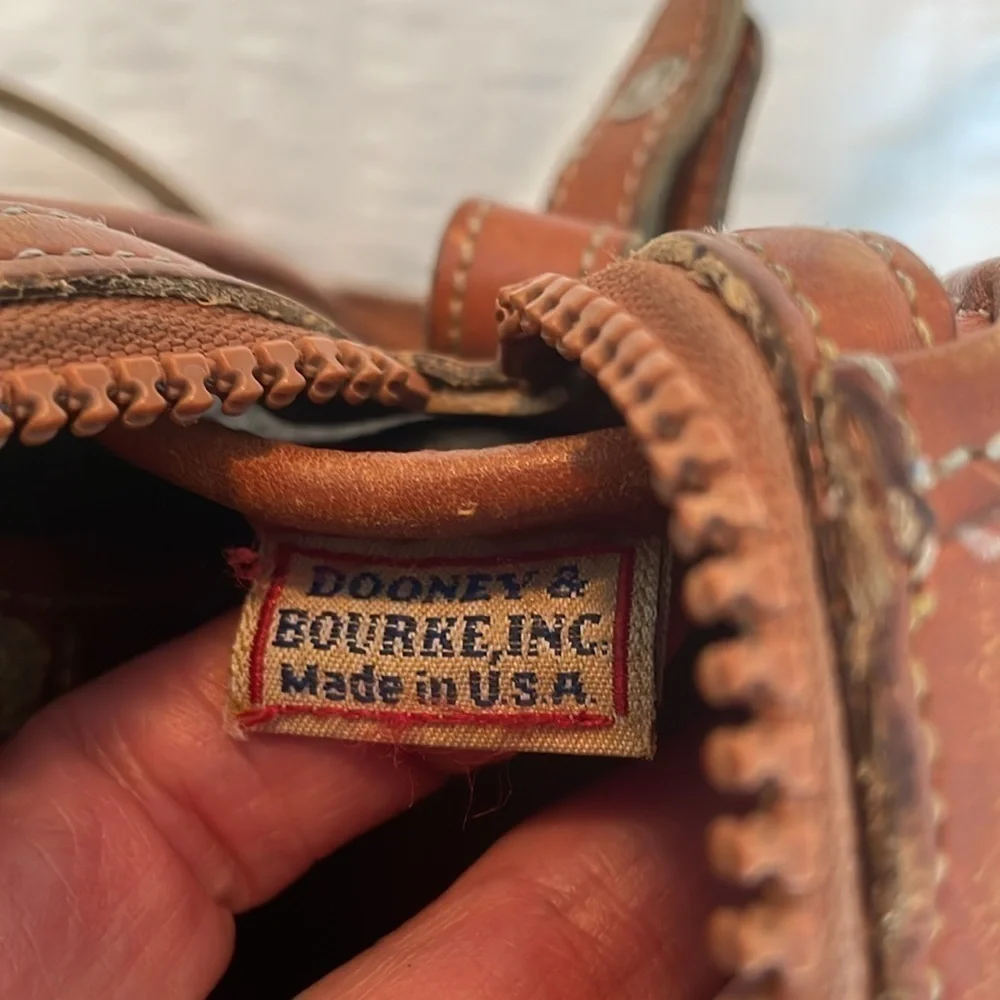 Dooney & Bourke bag vintage and classic - Picture 5 of 5